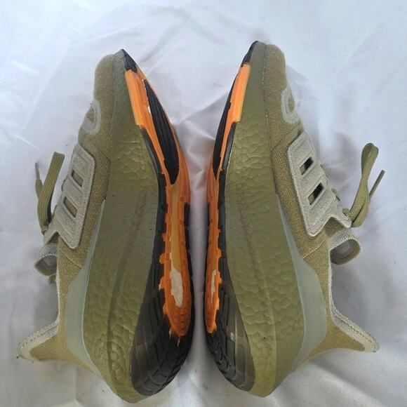 Adidas Mens 7.5 Ultraboost 22 Running Athletic Shoe in Green Orange - Picture 14 of 16